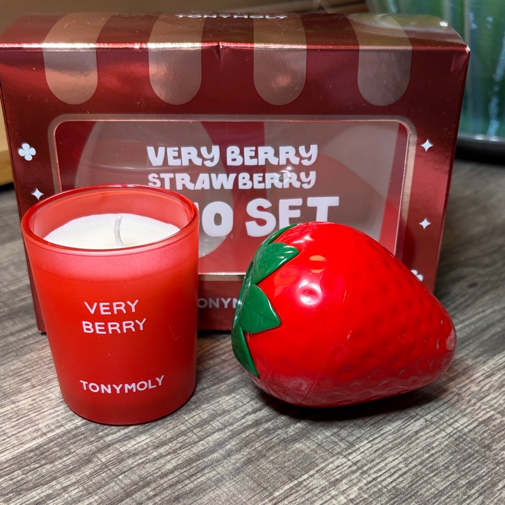 🌻5 for $30🌻 TonyMoly Very Berry Strawberry Set